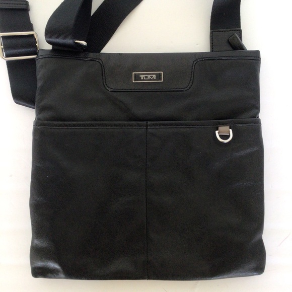 TUMI BLACK LEATHER VOYAGEUR CROSSBODY BAG - Picture 4 of 17